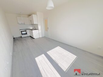 Stylový byt 2+kk po rekonstrukci komfortní bydlení v Roudni - 5