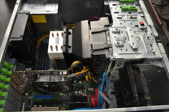 Fujitsu Celsius M730n Xeon/32GB/SSD 512/GTX960 - 5