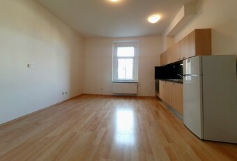 Pronájem bytu 1+kk , 32m² Vysočanské náměstí - 5
