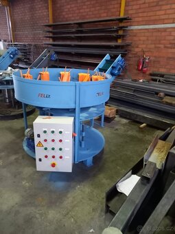 Prodáme : NOVÁ krátící pila na kostky do palet FELIX - 5