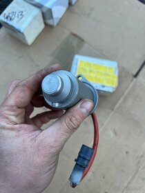 BMW E30 M20 senzor hladiny oleje NOVÝ 1277240 - 5