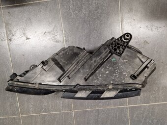 pravé přední světlo Škoda Octavia III  5E1 941 016 C - 5