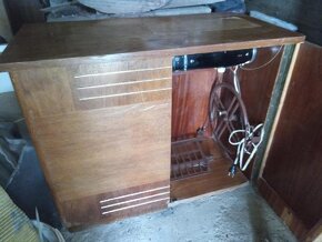 Šicí stroj skříňkový Lada - 5