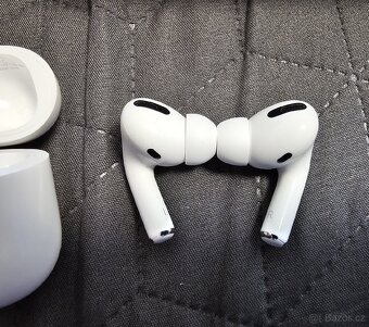 Originál Apple AirPods MLWK3TY/A - 5