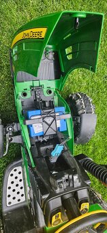 Dětský traktor JOHN DEERE - 5