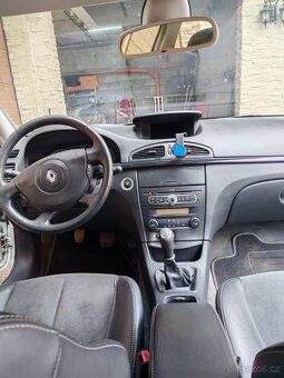 Renault Laguna 2.0 - 5