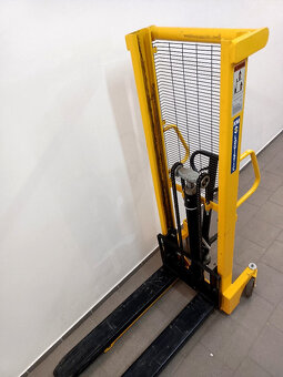 Zánovní vysokozdvižný paletový vozík 1500kg - 5