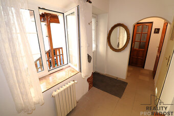 Rodinný dům 5+kk se zahradou a sklepem – klidné bydlení 15 m - 5