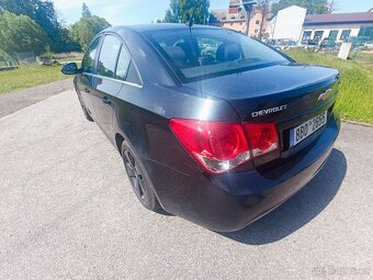 Prodám auto Chevrolet Cruze 1.8 benzin 2011 - 5