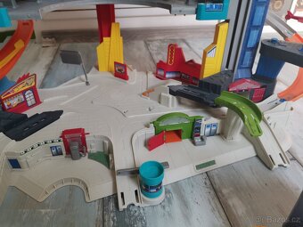 Hotwheels garáž/dráha - 5