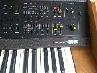 Analogový syntezátor Korg 800 DV z roku 1975, rarita - 5