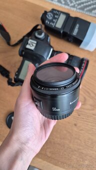 Canon EOS 5D Mark II + Canon 17-40mm/4 + 85mm/1.8 + 50mm/1.8 - 5