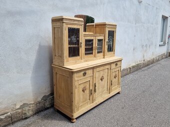 VELICE KRÁSNÁ VELKÁ SMRKOVÁ KREDENC PO RENOVACI - 5