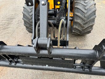 Kloubovy kolovy nakladac JCB 403 2018 SPZ - 5