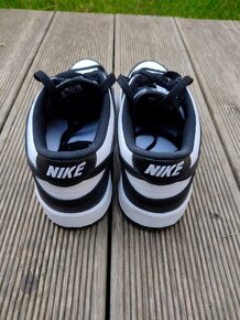 Tenisky Nike DUNKLOW Panda - 5