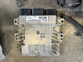 Ford - díly z motoru - 5