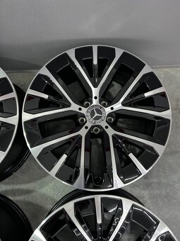 R19 Terrain Mercedes E - 5