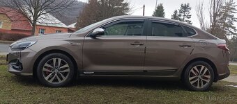 Prodám Hyundai i30 Fastback 1,6 CRDi MHEV v záruce - 5