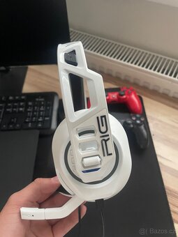 Prodám PS4 - 5