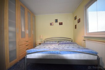 Nabízíme k prodeji prostorný byt 3+1 v rodinném domě v řadov - 5