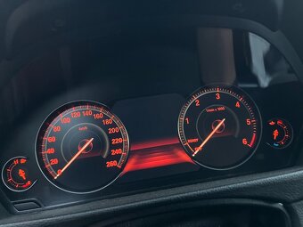 BMW 318d Touring 110 kW – EURO 6, Černá, Automat - 5