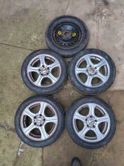 Kola Mercedes Benz A - 5