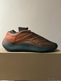 Adidas Yeezy 700 v3 copper fade - 5