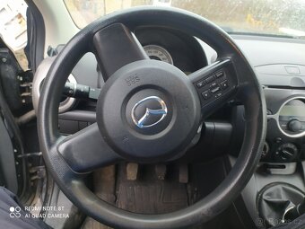 Mazda 2 - 5