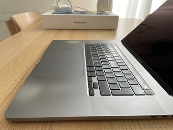MacBook Pro 16-inch, 2019, 2.3 GHz, 8jádr Intel i9, 1TB SSD - 5
