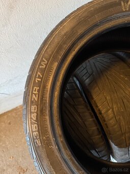 235/45R17 - 5