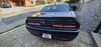 Dodge Challenger GT AWD - 5