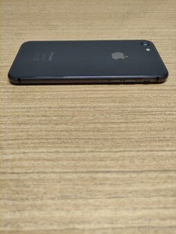 📱 iPhone 8 – 64 GB, funkční, prasklý displej + dárek - 5
