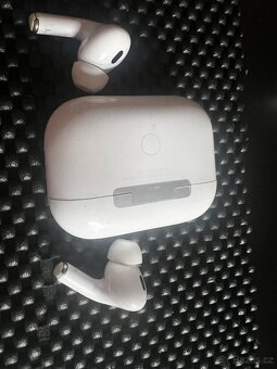 Apple AirPods Pro 2023 / USB-C - 5