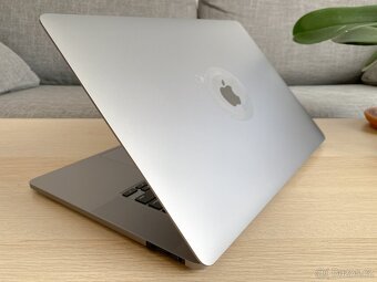 MacBook Pro 16" - 32GB RAM - 100% STAV NOVÉHO, ZÁRUKA - 5