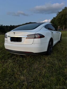 Tesla model S  85 P - 5