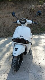 Skútr Keeway Sixties 125 - 5