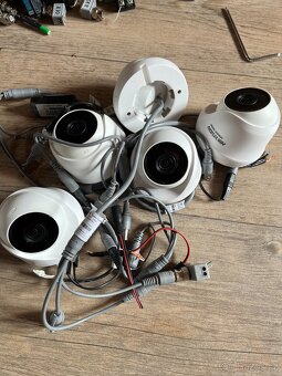 Kamery a nahrávací zařízení Hikvision - 5