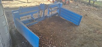 Prodám hydraulické kleště na hranaté balíky - 5