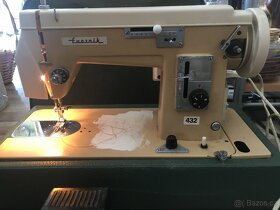 Šici stroj / kufříkový - 5