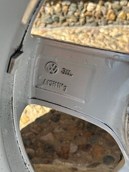 ORIGINAL VW ALU DISKY/KOLA R15 - 5