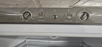 Velká lednice s mrazákem 70 cm šířka - 5