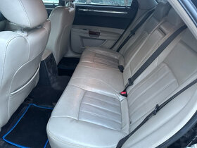 Chrysler 300C 3,0 crd r.v. 2007 kombi, kůže, xenony, alu - 5