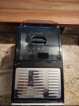 Automatické espresso De'Longhi ETAM 29.660.SB - 5