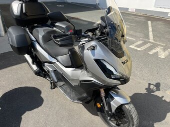 Honda ADV 350 držáky kufru Shad Sh23 - 5