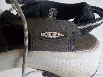 Keen jako nove sandály vel 37.5-černe - 5