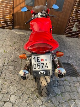 Honda VTR 1000F - 5