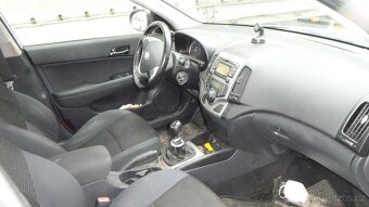 Hyundai i30 kombi r.v.2011, 1.6crdi 85kW - 5