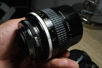 Nikkor 105mm f/1.8 AiS – legendární portrétní klasika - 5