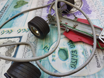 Staré hračky, Formule Lotus Ites,autíčko na bowden, ne KDN - 5