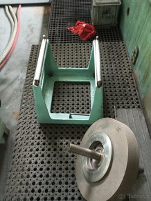 BHU 50A/1000 mm bruska hrotová - 5